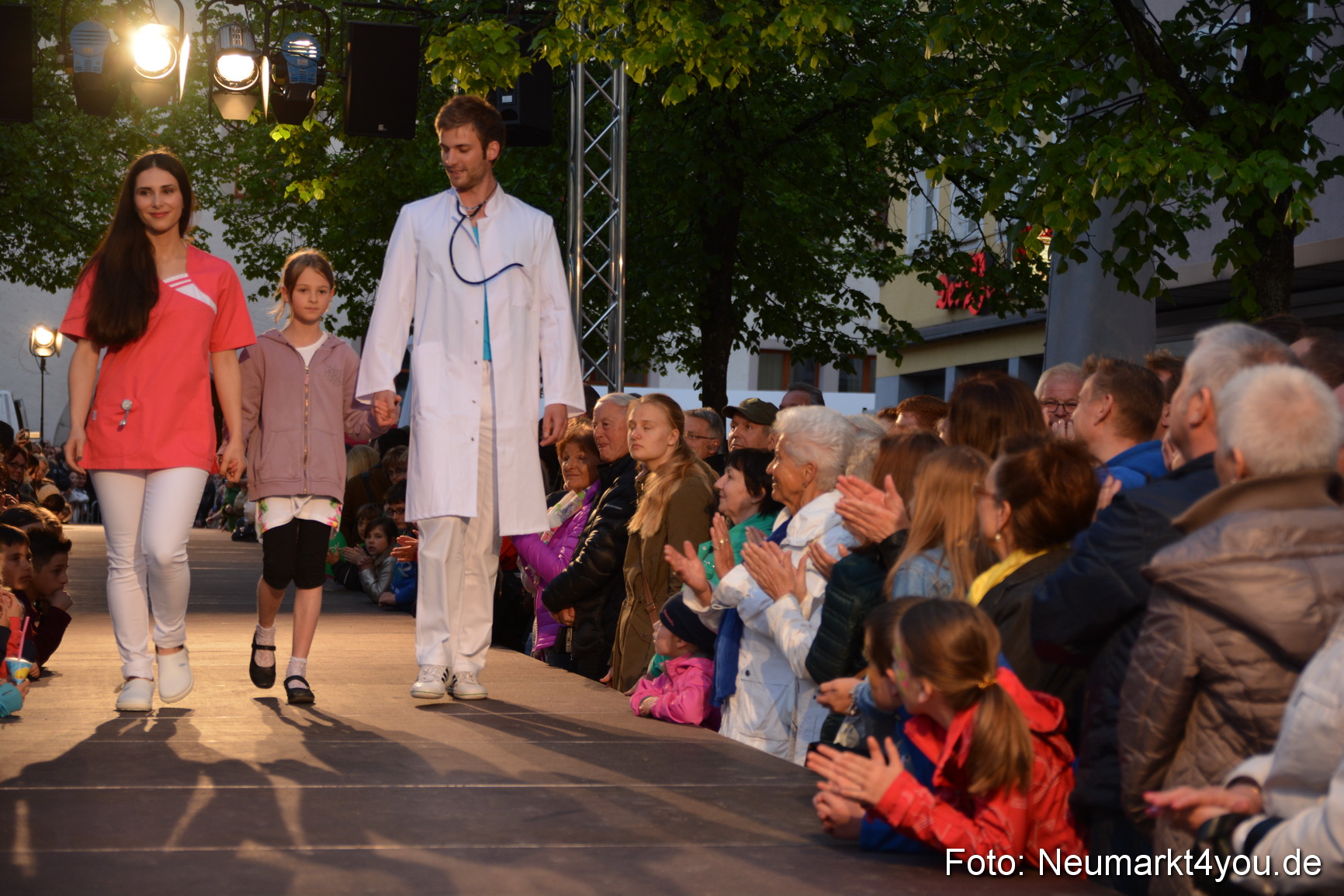 Modenschau Nacht der Sinne Neumarkt 090515 0068