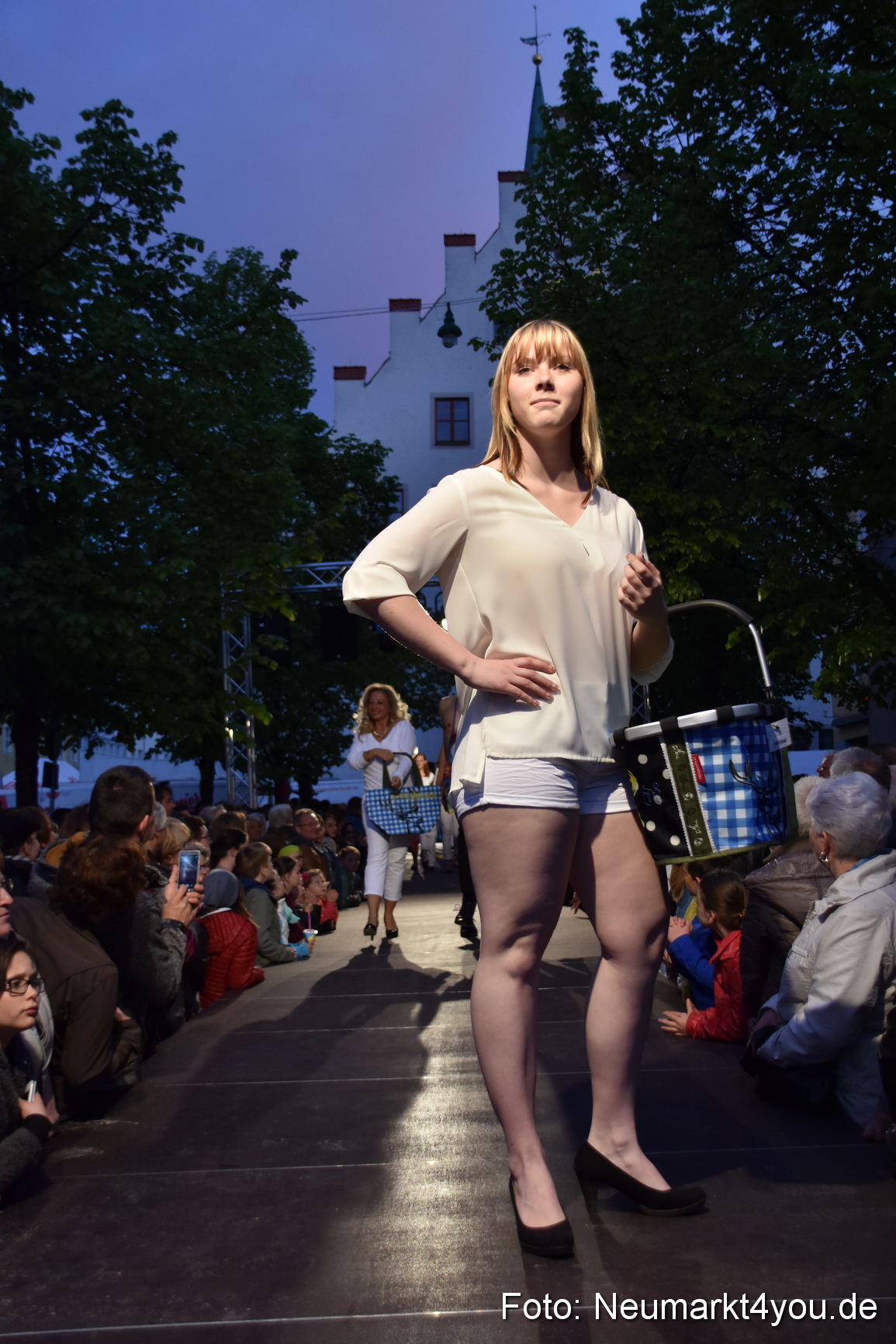 Modenschau Nacht der Sinne Neumarkt 090515 0103