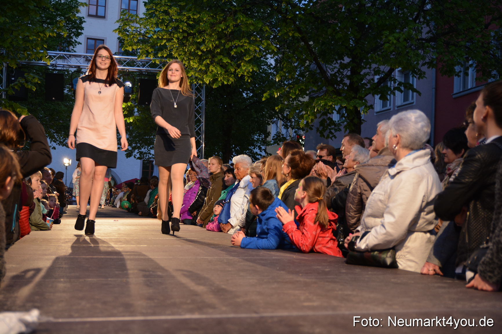 Modenschau Nacht der Sinne Neumarkt 090515 0115