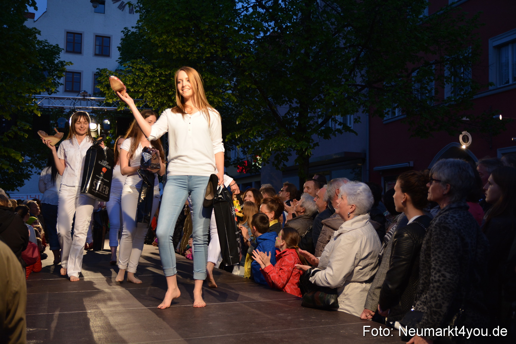 Modenschau Nacht der Sinne Neumarkt 090515 0132