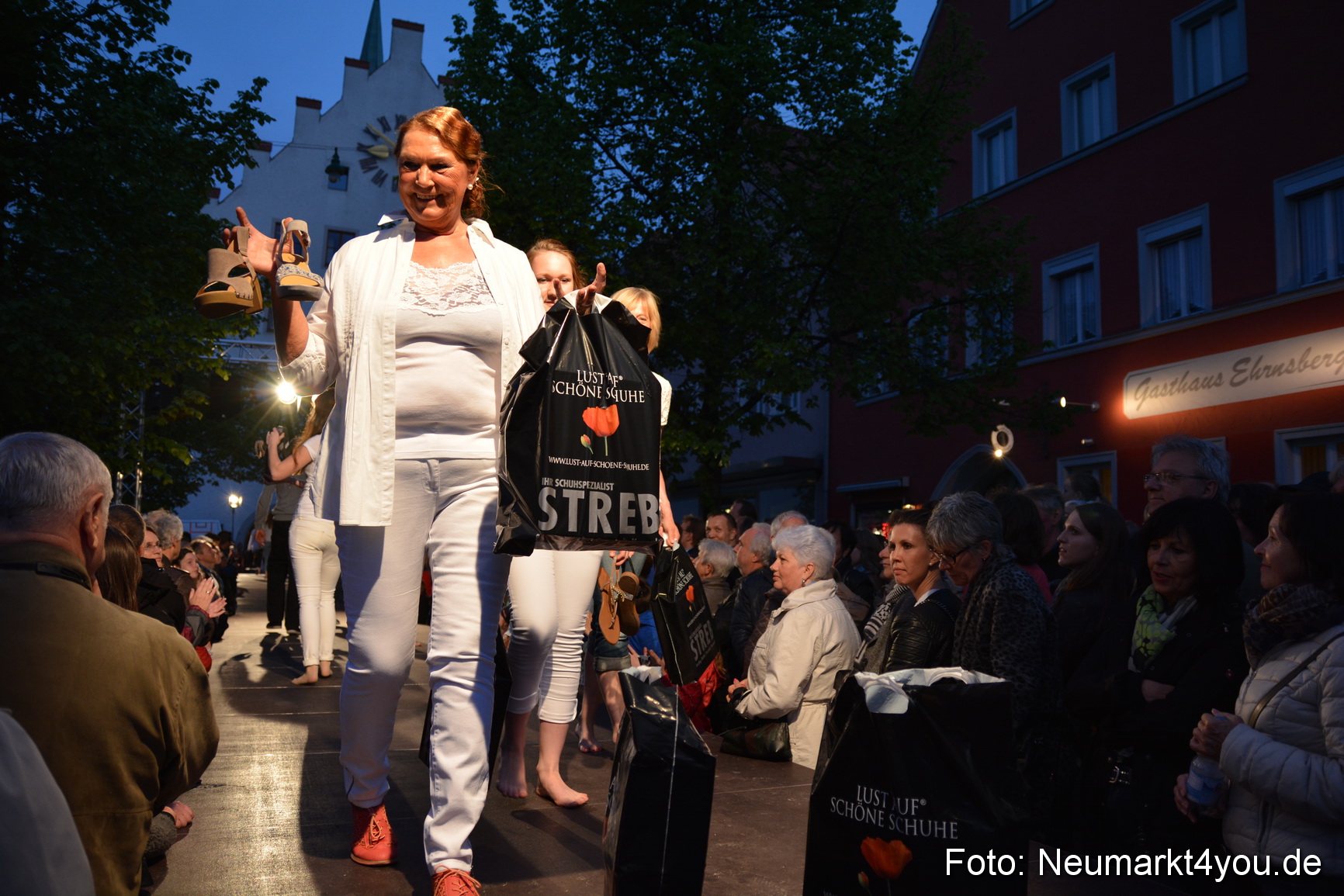 Modenschau Nacht der Sinne Neumarkt 090515 0136