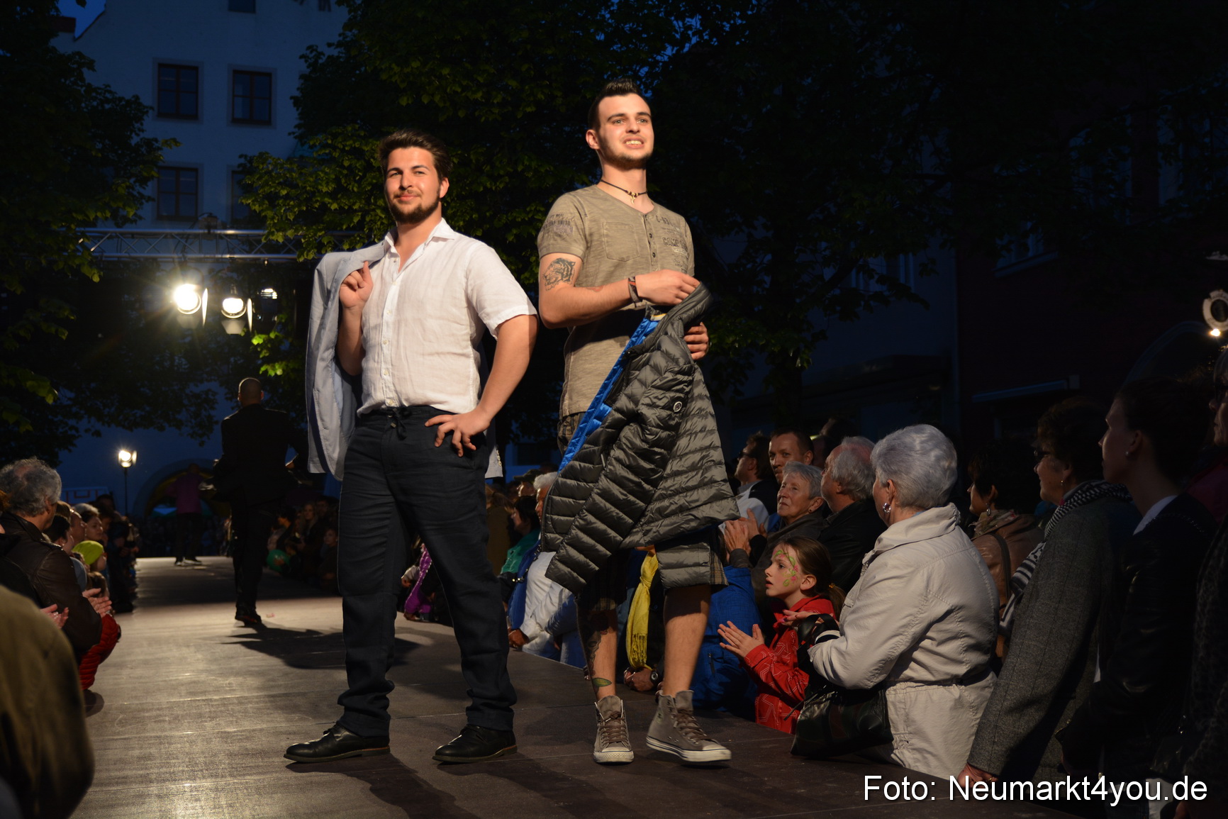 Modenschau Nacht der Sinne Neumarkt 090515 0142