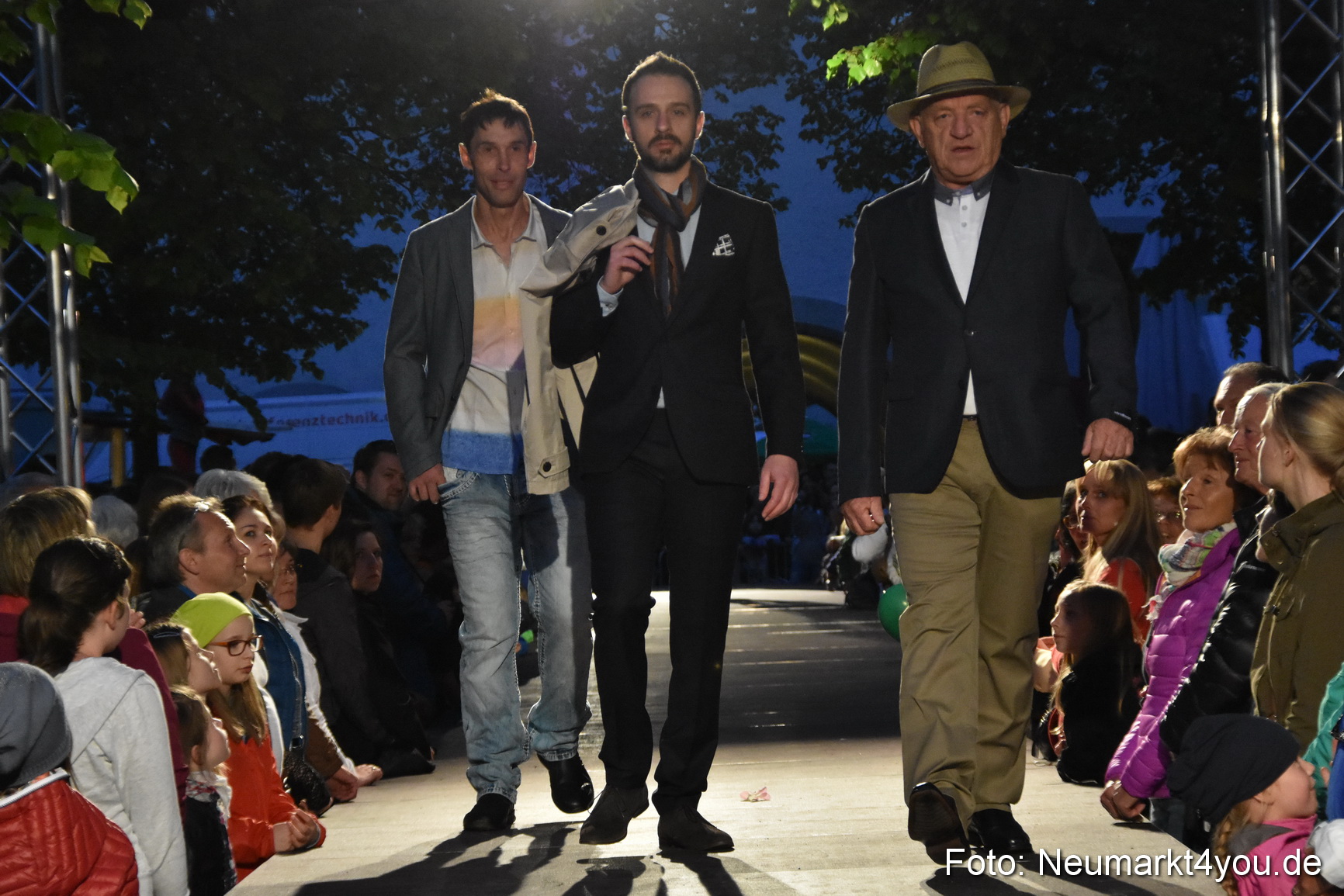 Modenschau Nacht der Sinne Neumarkt 090515 0145