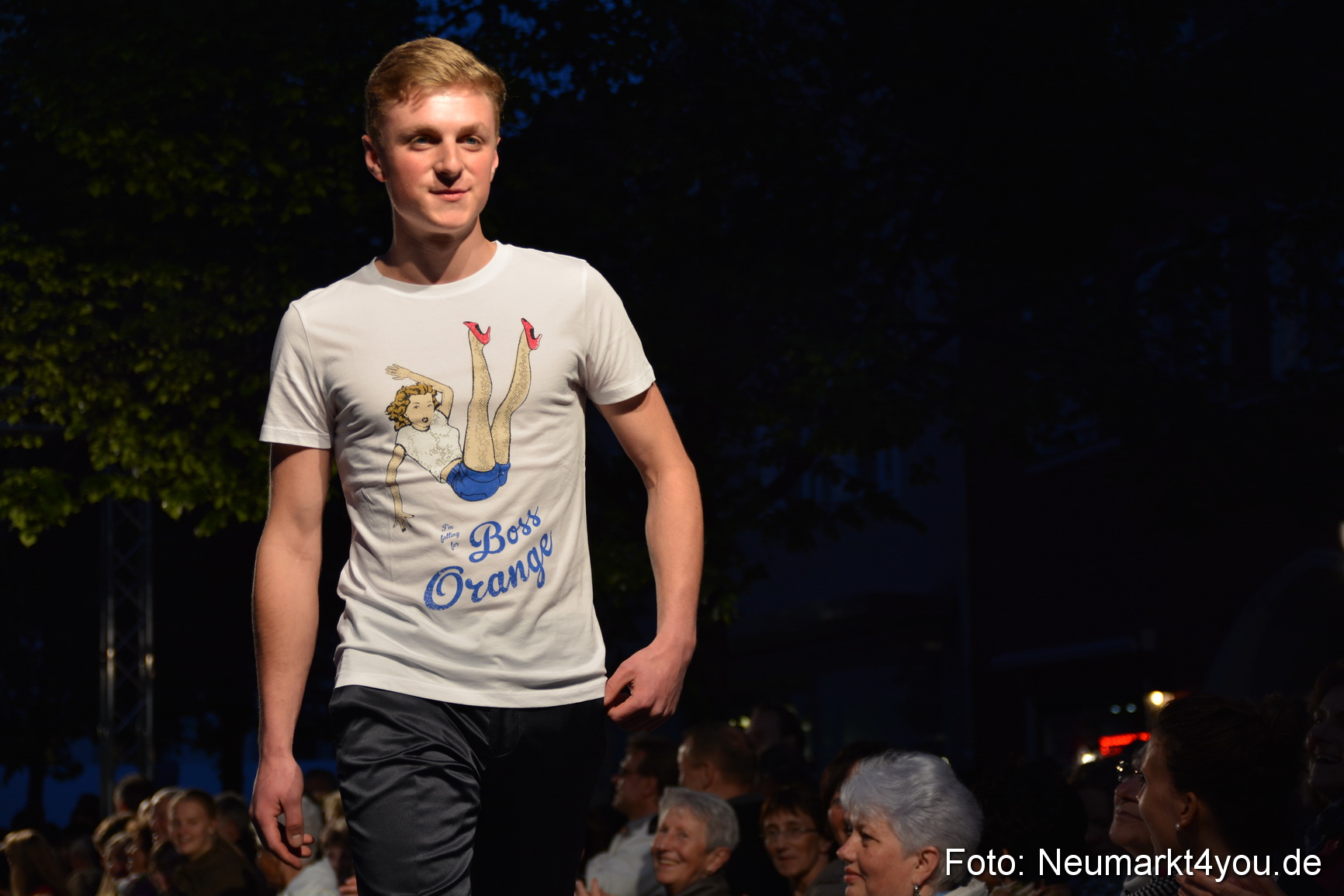 Modenschau Nacht der Sinne Neumarkt 090515 0150