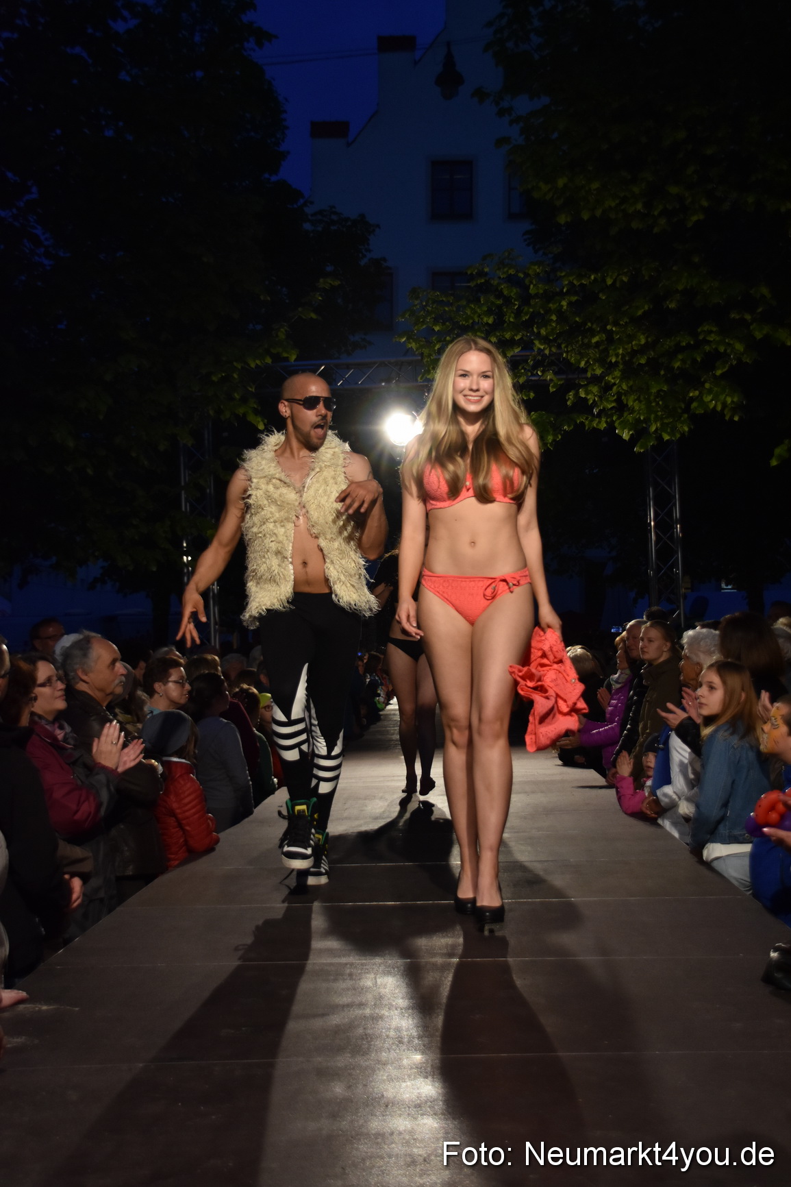 Modenschau Nacht der Sinne Neumarkt 090515 0152