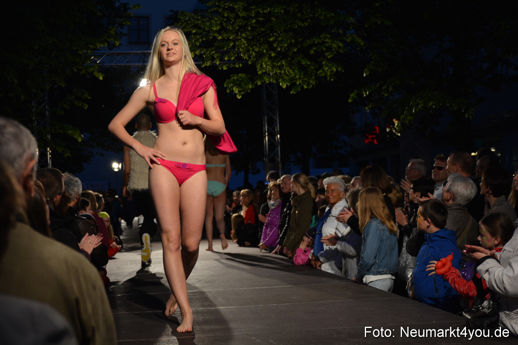 Modenschau Nacht der Sinne Neumarkt 090515 0160