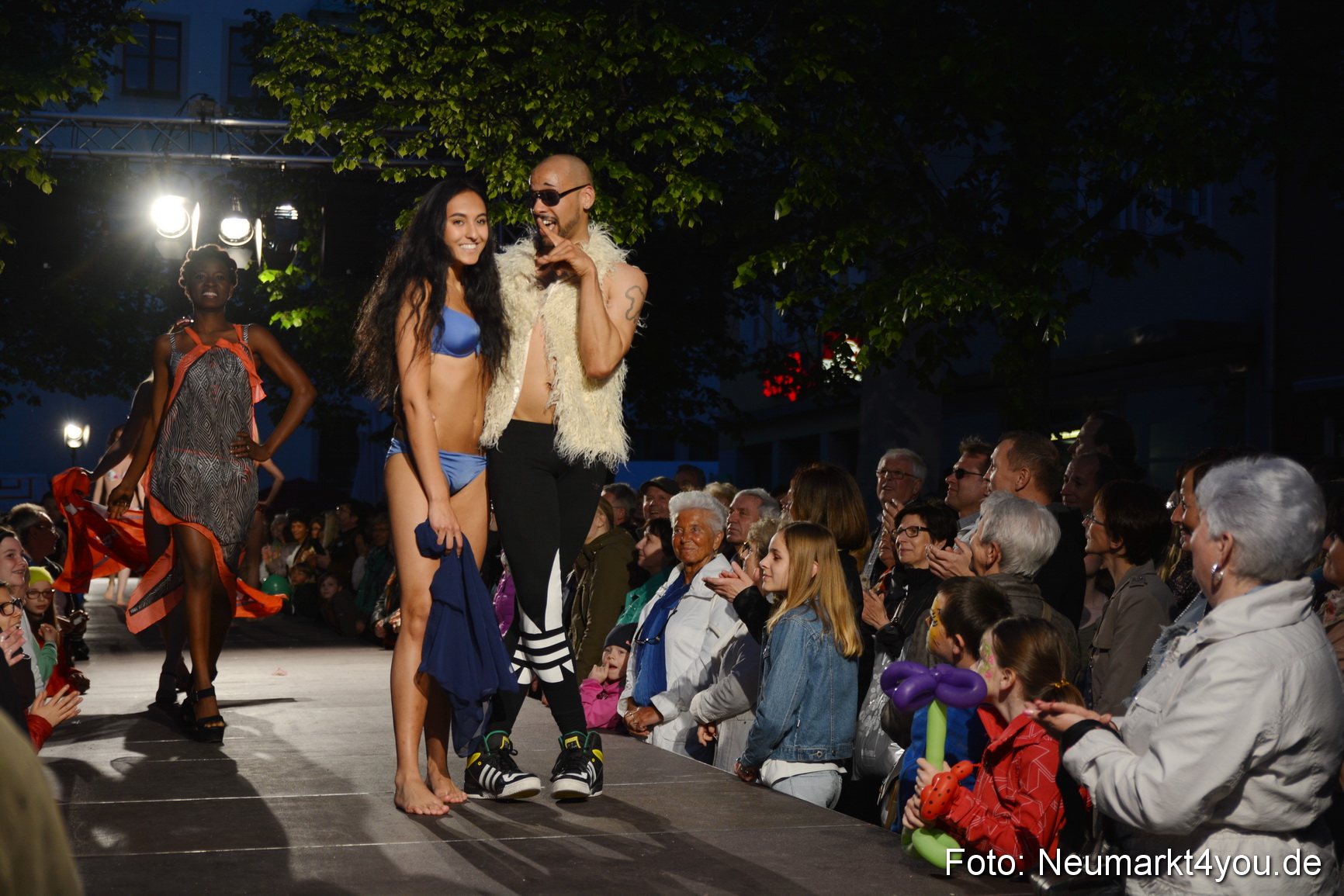 Modenschau Nacht der Sinne Neumarkt 090515 0163