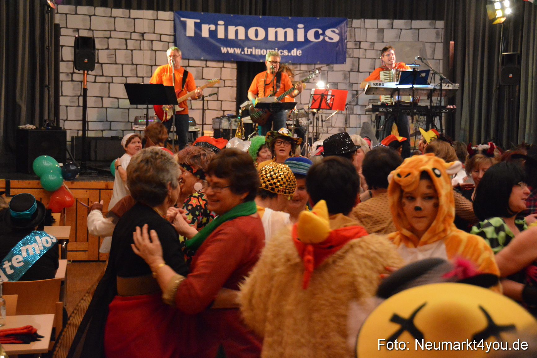 Weiberfasching Neumarkt 120215 0007