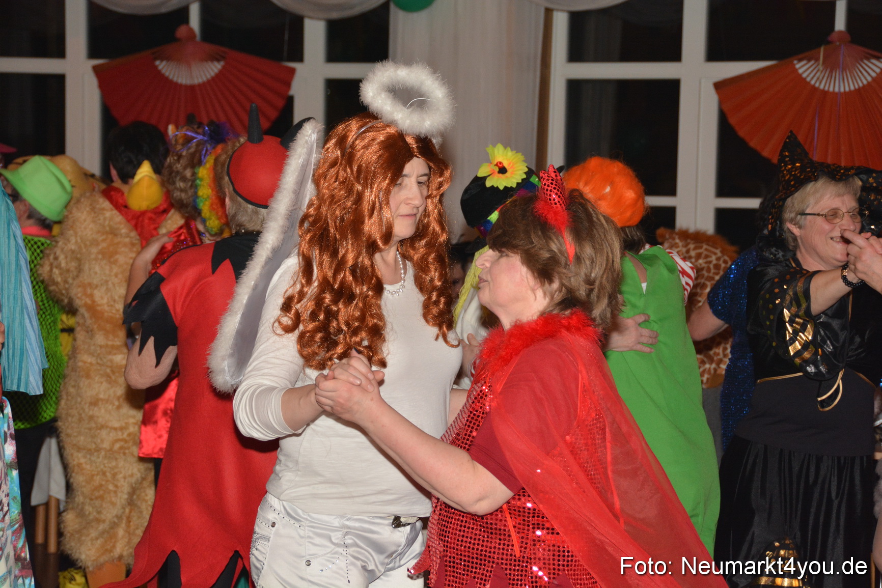 Weiberfasching Neumarkt 120215 0009