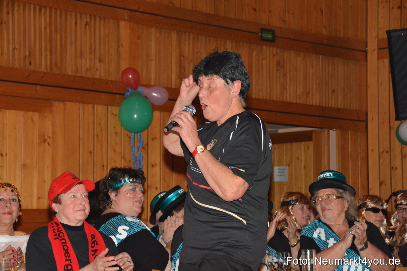 Weiberfasching Neumarkt 120215 0036