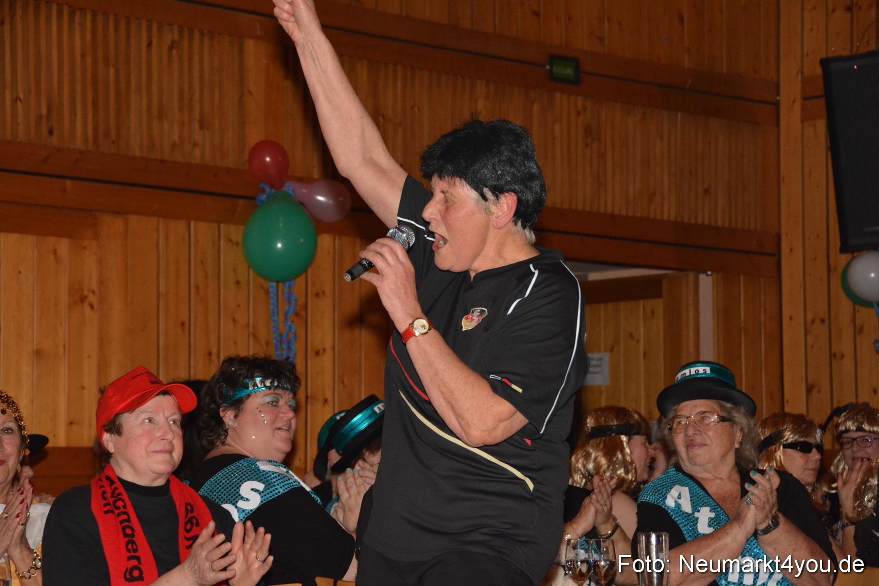 Weiberfasching Neumarkt 120215 0037