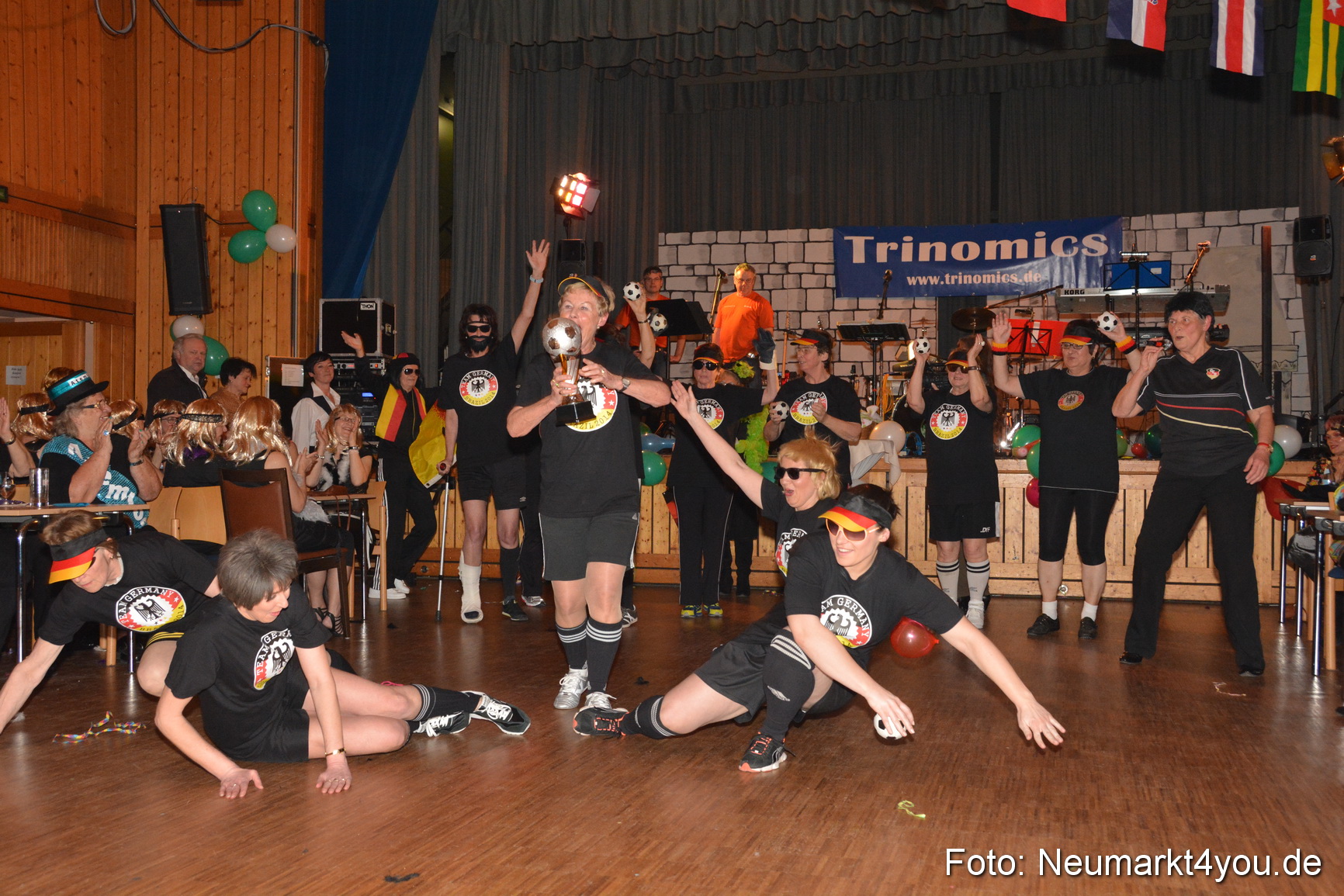 Weiberfasching Neumarkt 120215 0040