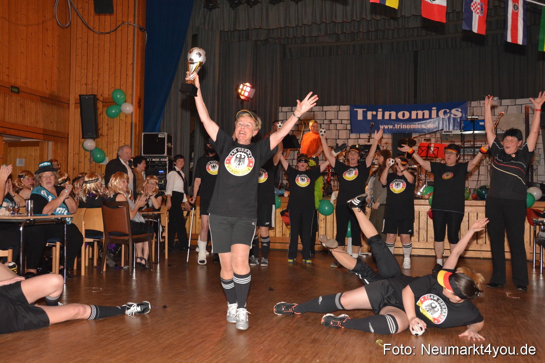 Weiberfasching Neumarkt 120215 0041