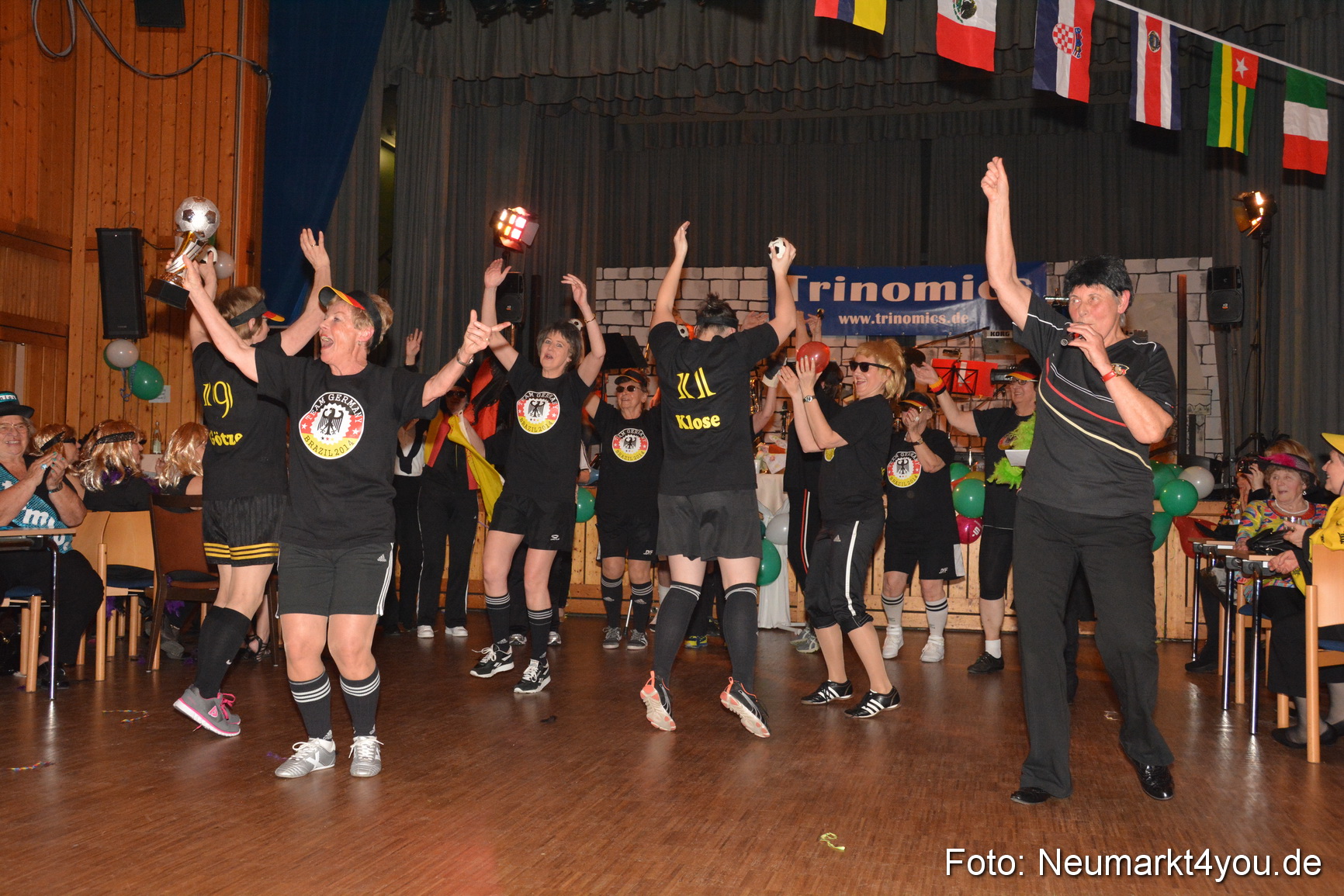 Weiberfasching Neumarkt 120215 0043