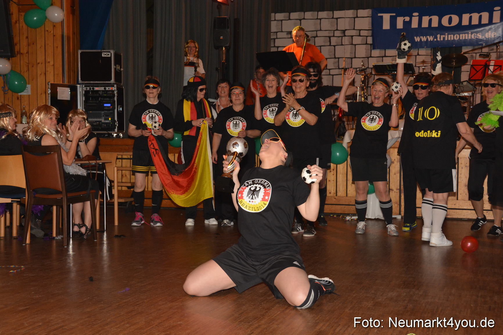 Weiberfasching Neumarkt 120215 0048