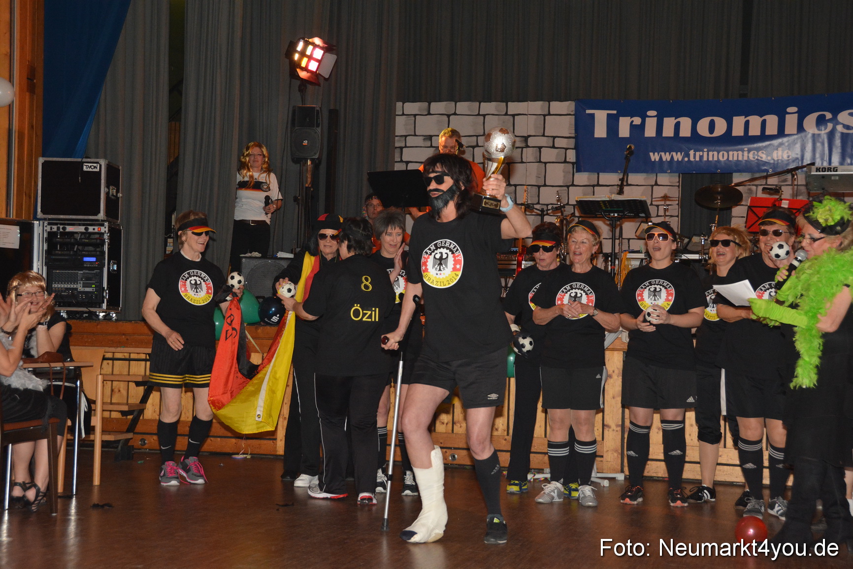 Weiberfasching Neumarkt 120215 0049