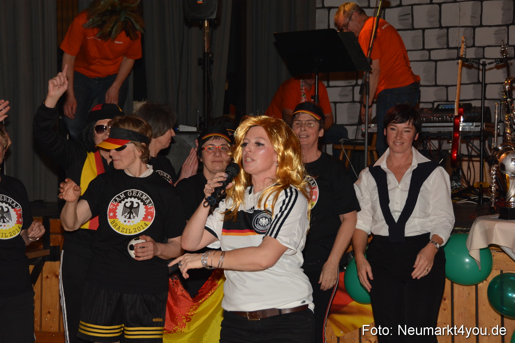Weiberfasching Neumarkt 120215 0054