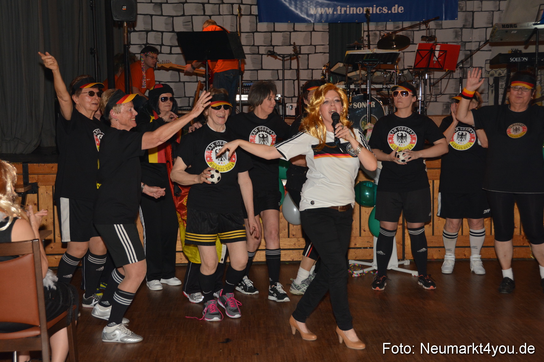 Weiberfasching Neumarkt 120215 0056