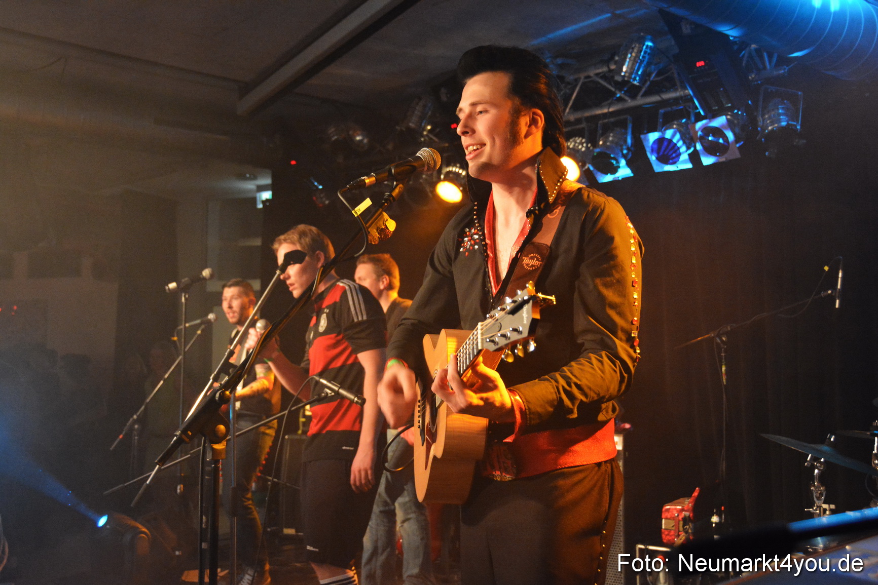 Weiberfasching Neumarkt 120215 0078