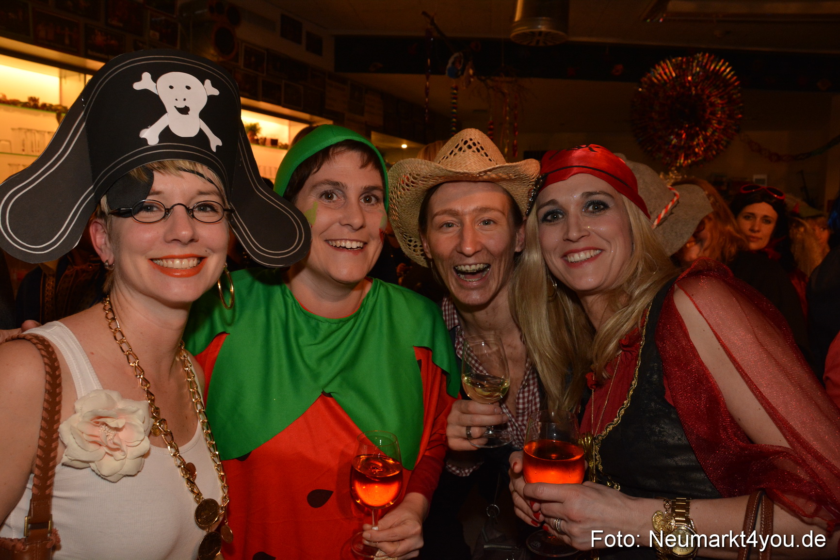 Weiberfasching Neumarkt 120215 0083