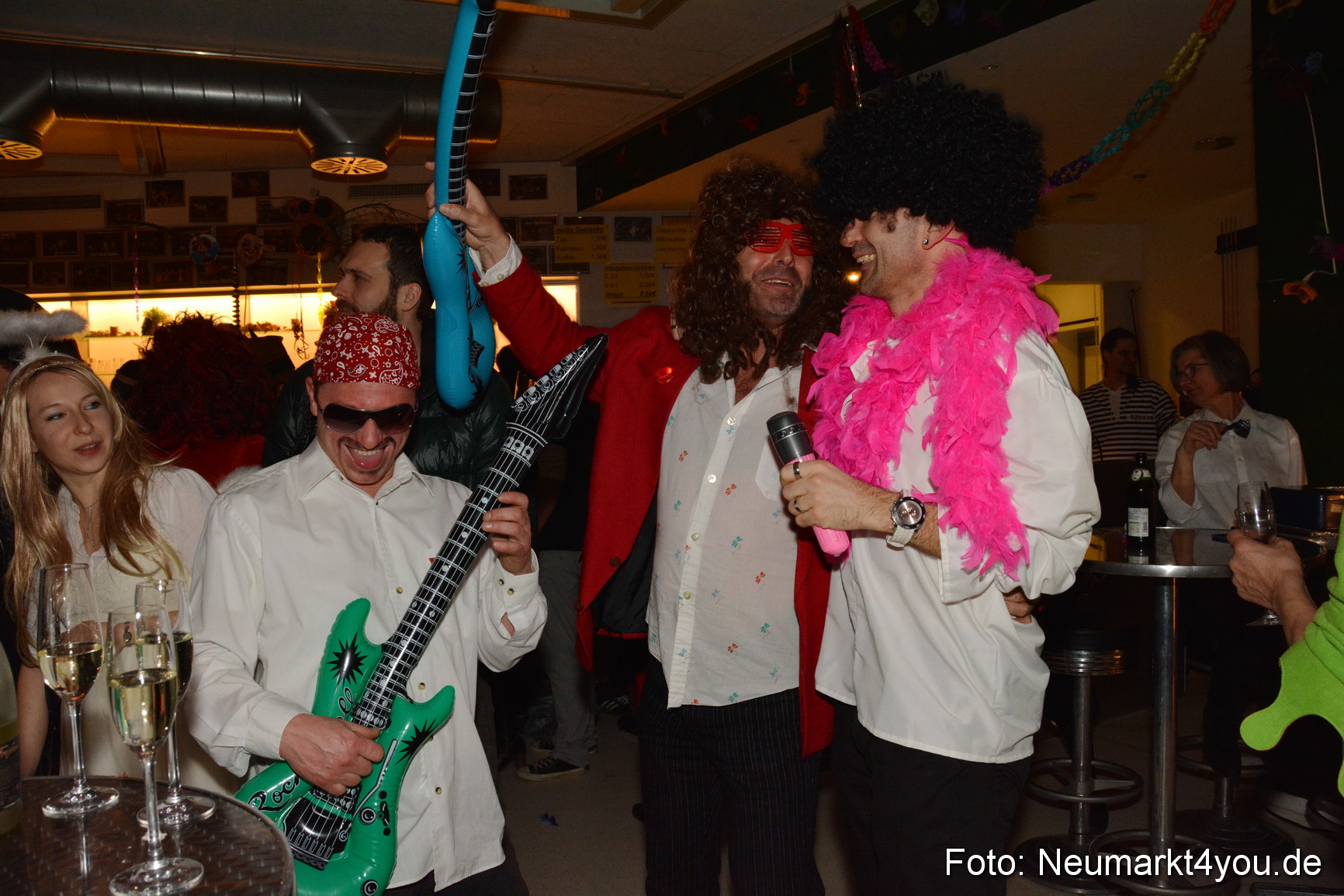 Weiberfasching Neumarkt 120215 0111