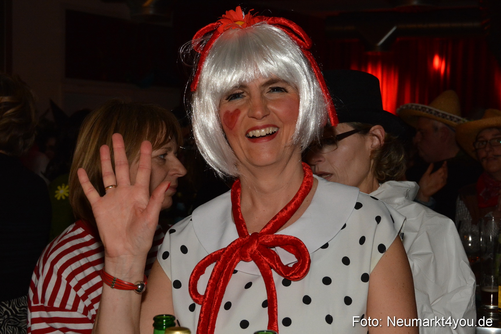 Weiberfasching Neumarkt 120215 0116