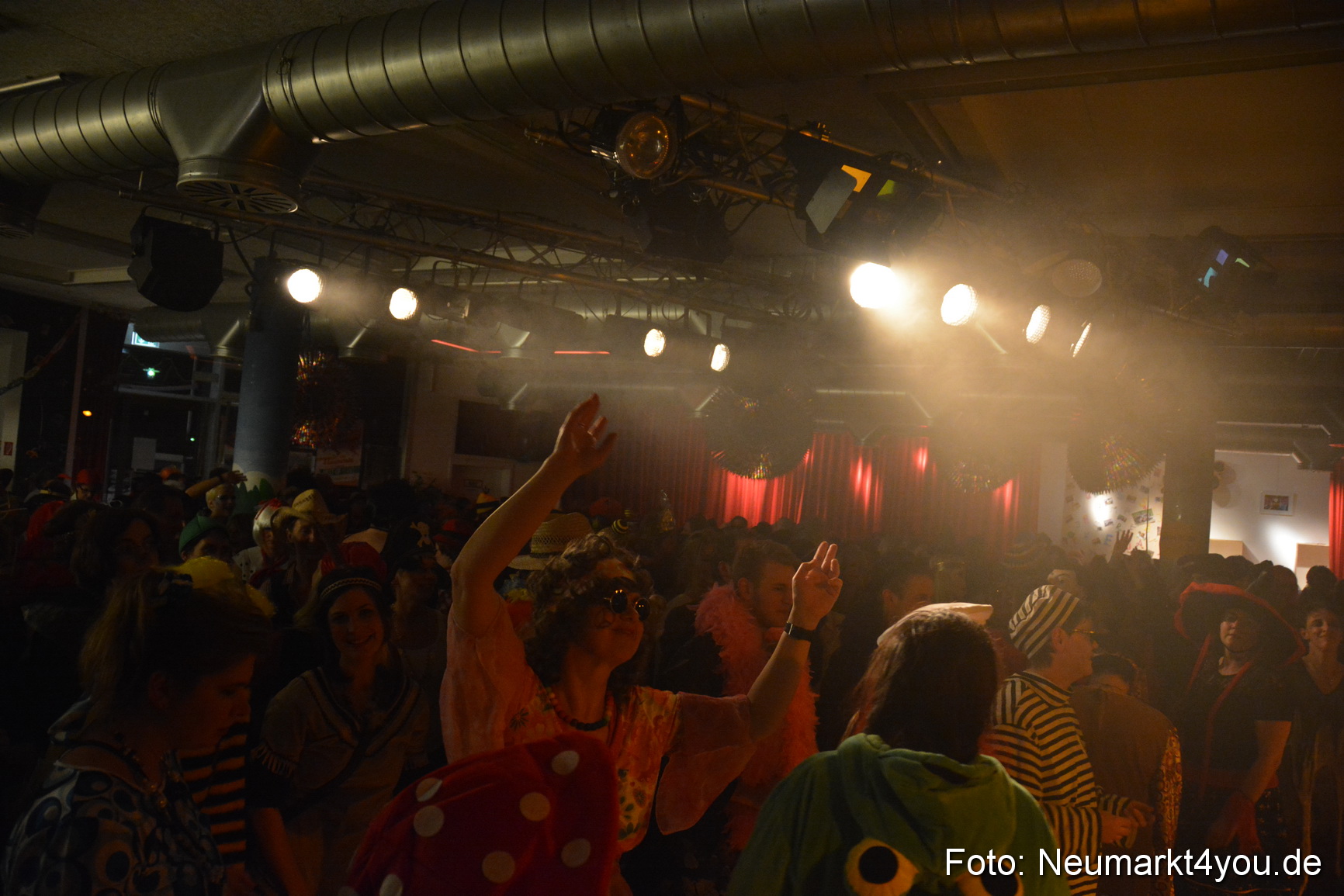 Weiberfasching Neumarkt 120215 0122