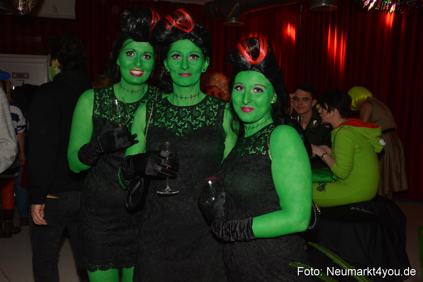 Weiberfasching Neumarkt 120215 0129