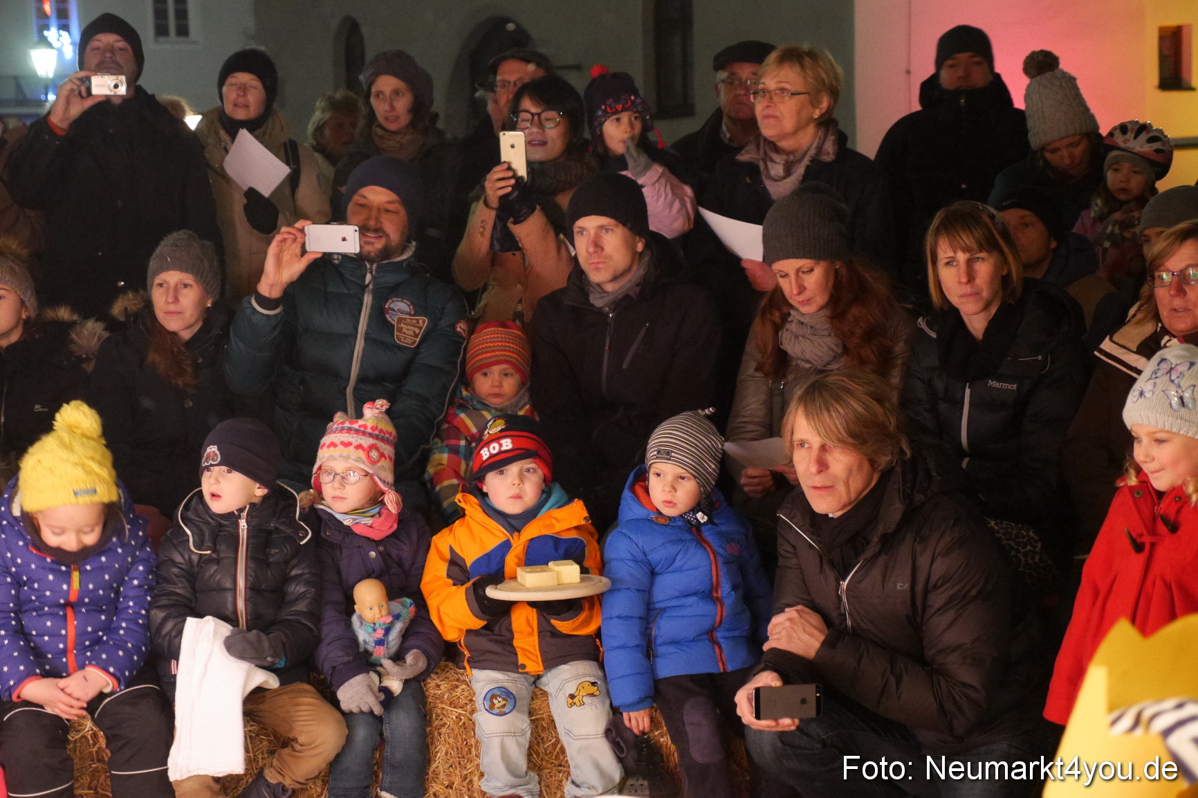 Krippenspiel Weihnachtsmarkt Neumarkt 271115 0003