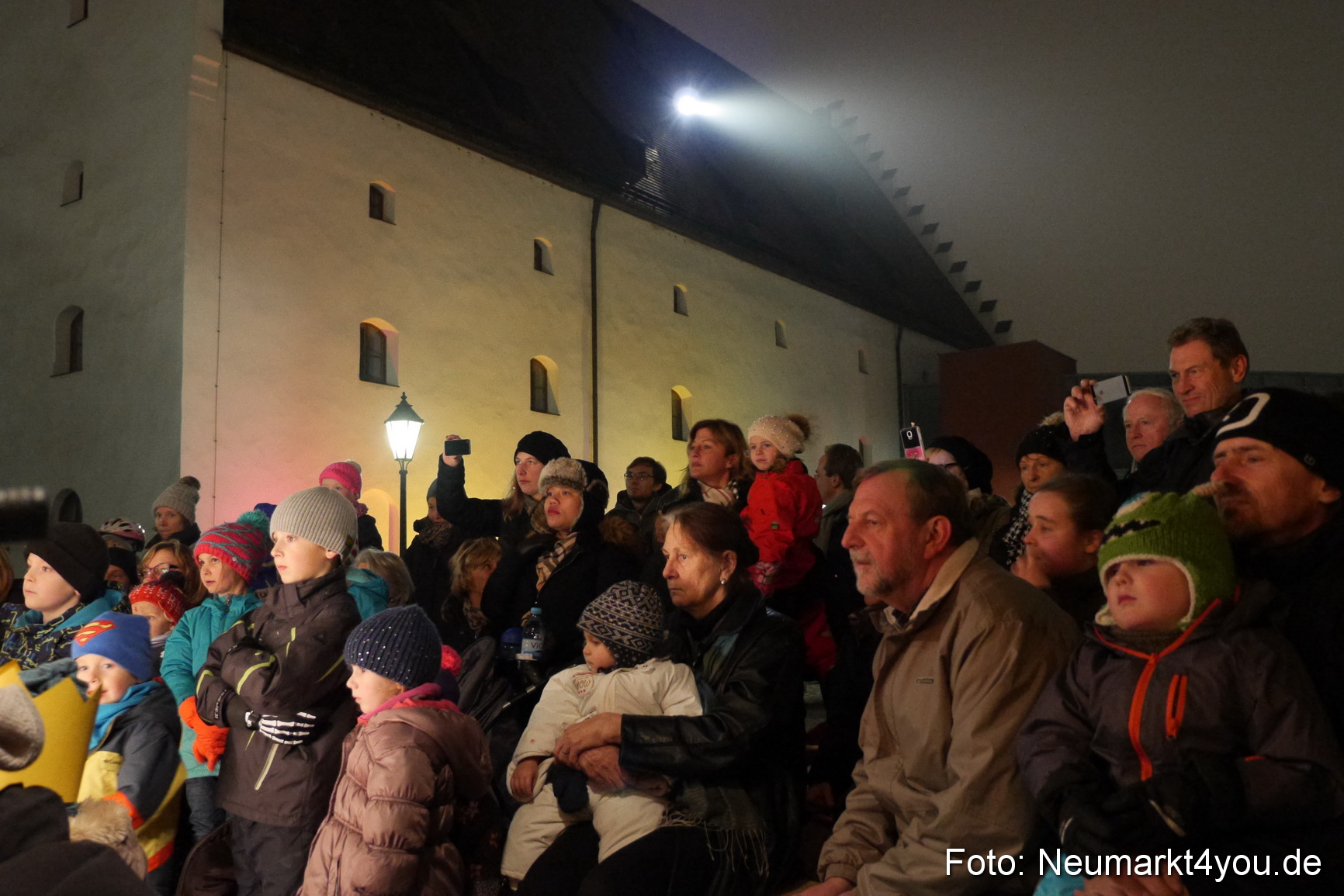 Krippenspiel Weihnachtsmarkt Neumarkt 271115 0007