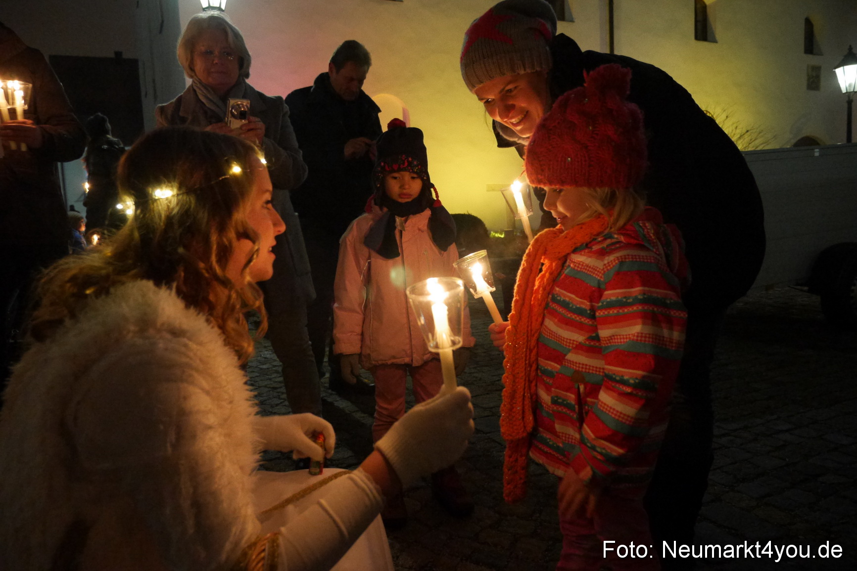 Krippenspiel Weihnachtsmarkt Neumarkt 271115 0013