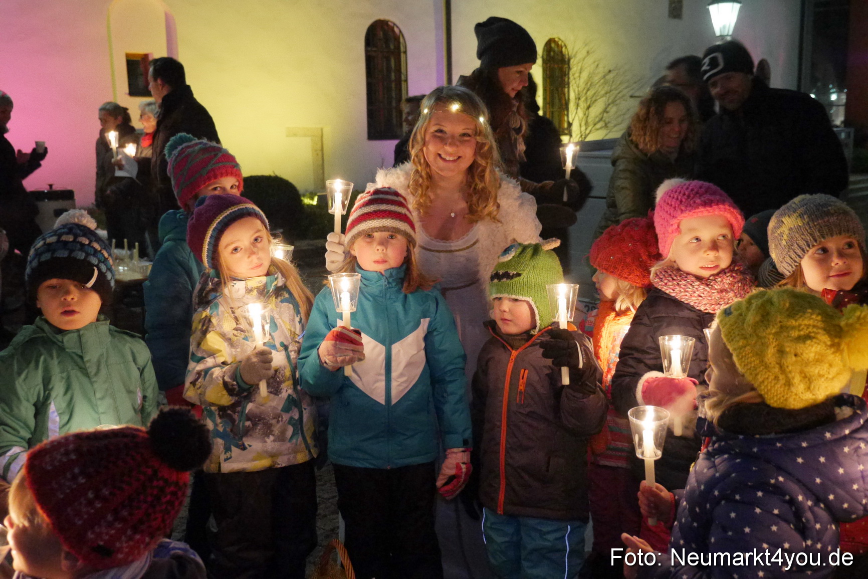 Krippenspiel Weihnachtsmarkt Neumarkt 271115 0016