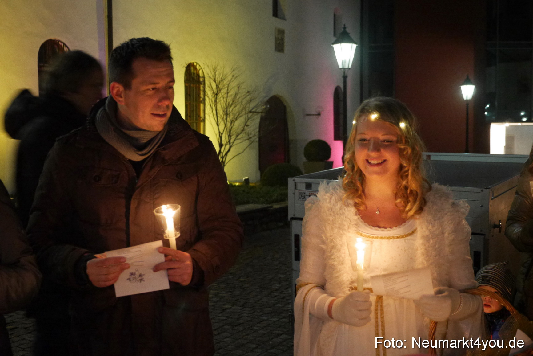 Krippenspiel Weihnachtsmarkt Neumarkt 271115 0018
