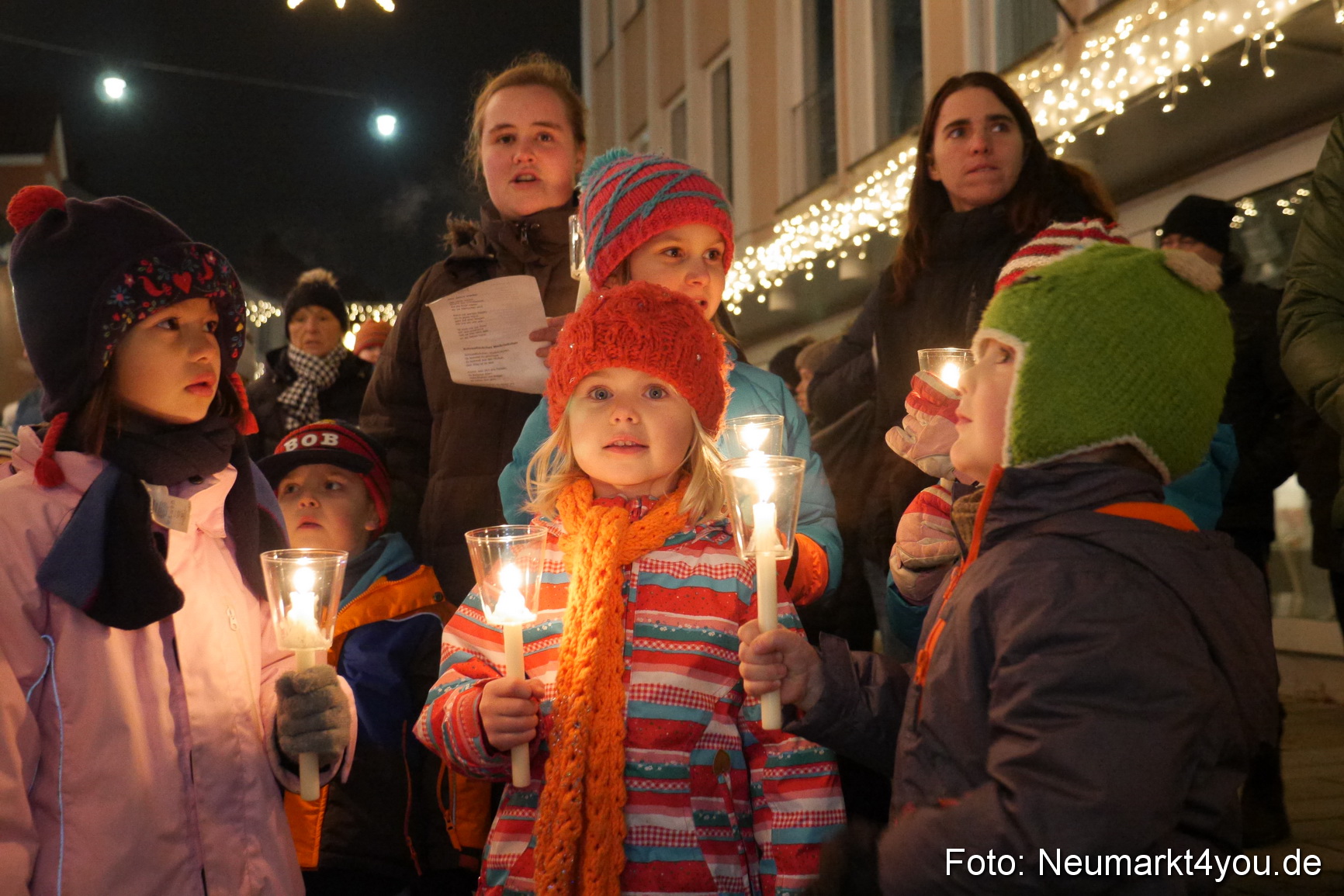 Krippenspiel Weihnachtsmarkt Neumarkt 271115 0030