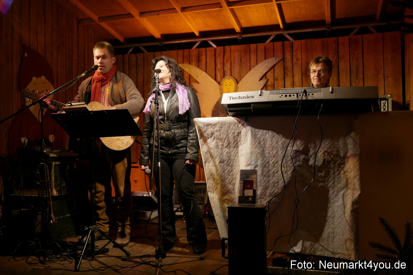 Krippenspiel Weihnachtsmarkt Neumarkt 271115 0031