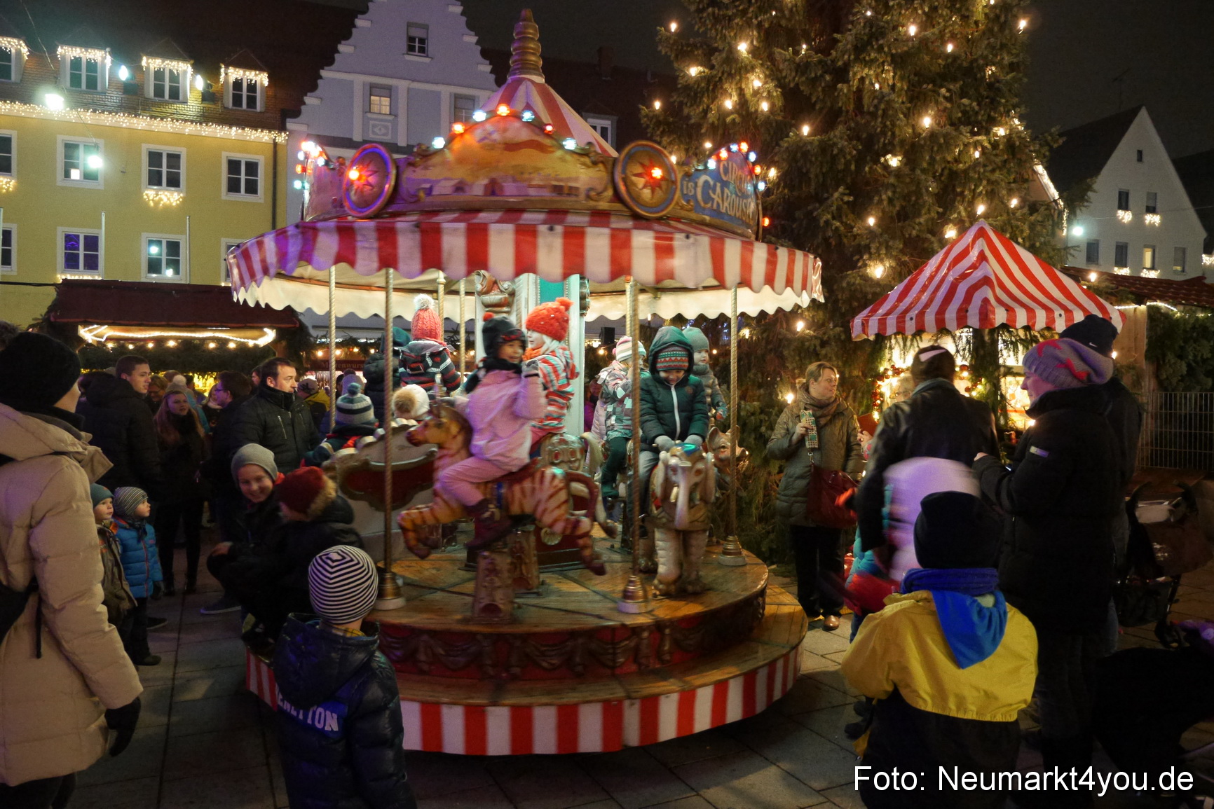 Krippenspiel Weihnachtsmarkt Neumarkt 271115 0036