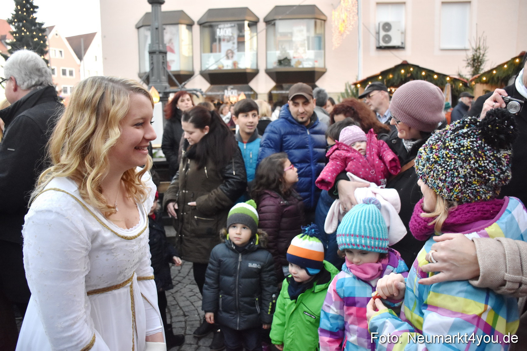 Weihnachtsmarkt Neumarkt 2015 0101