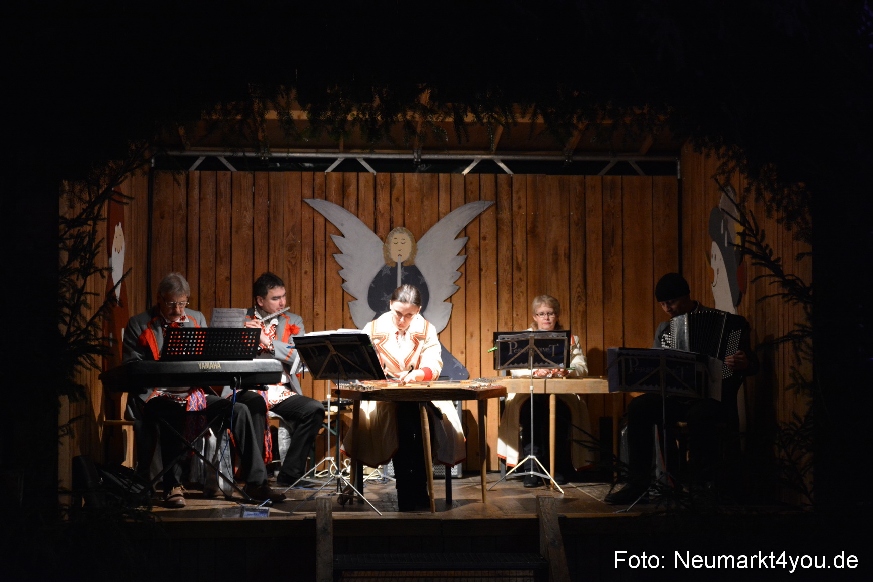 Weihnachtsmarkt Neumarkt 2015 0122