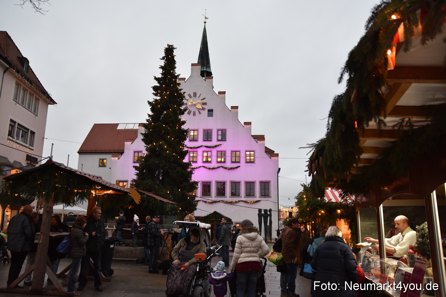 Weihnachtsmarkt Neumarkt 2015 0139