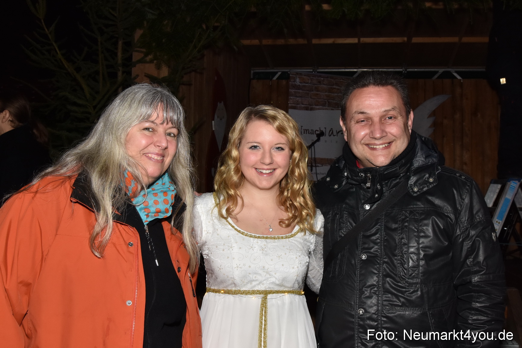 Weihnachtsmarkt Neumarkt 2015 0173