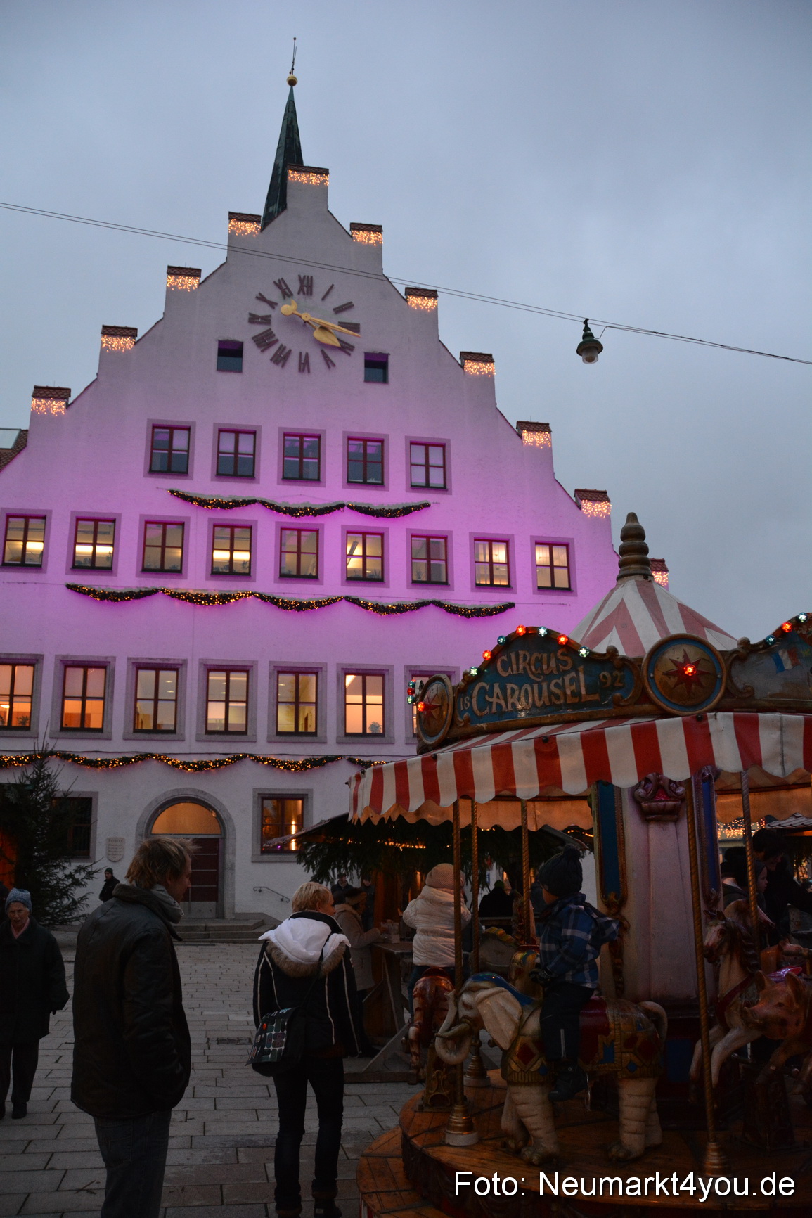 Weihnachtsmarkt Neumarkt 261115 0001