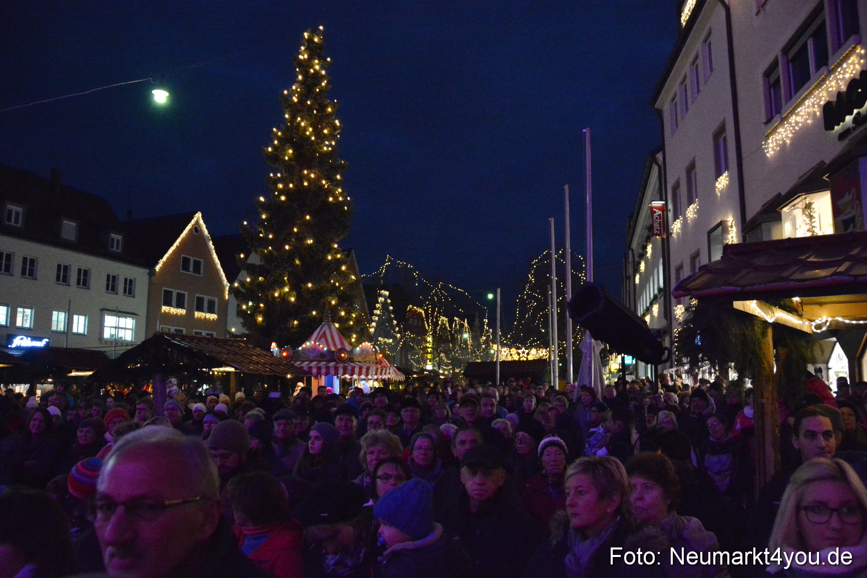 Weihnachtsmarkt Neumarkt 261115 0031