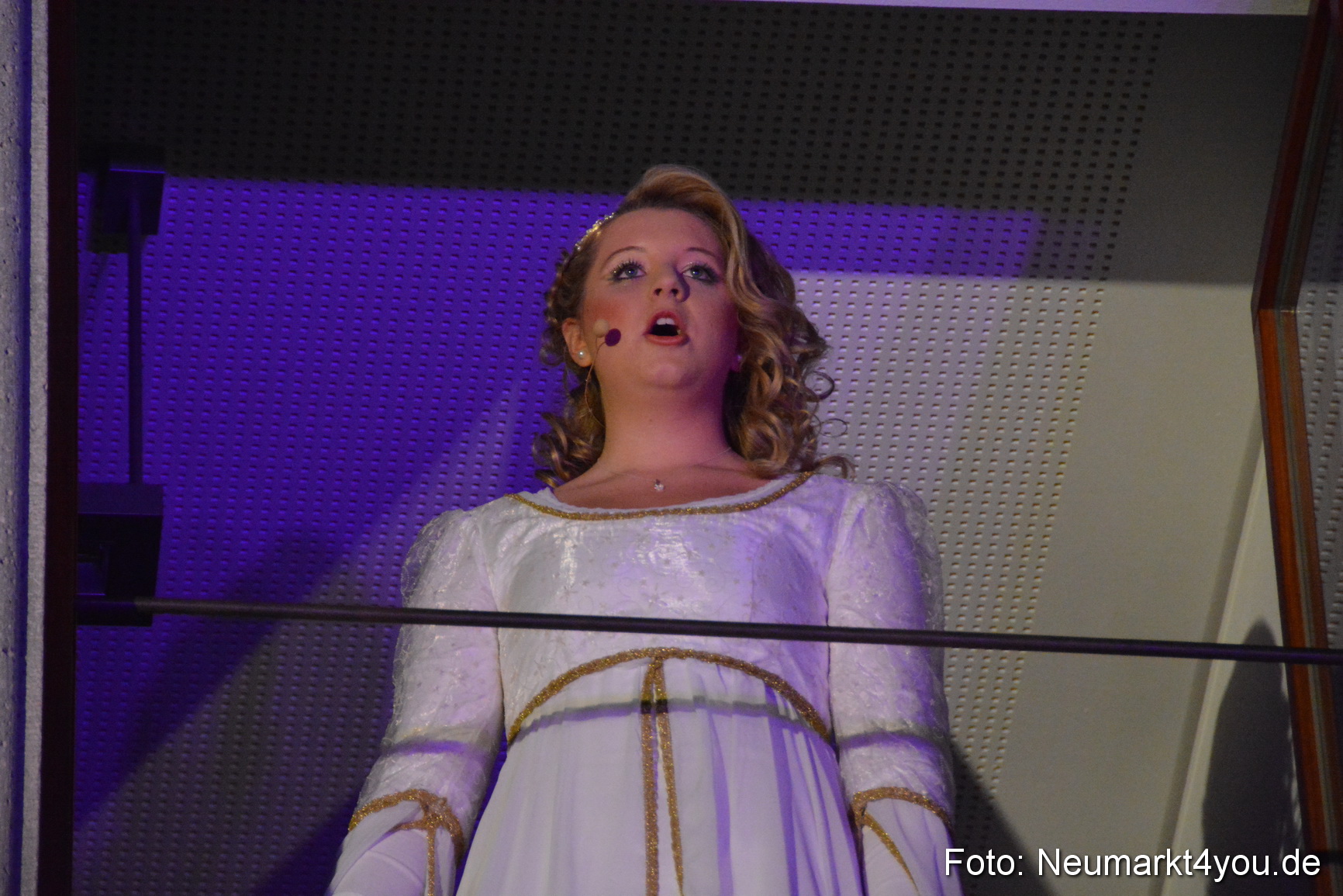 Weihnachtsmarkt Neumarkt 261115 0036