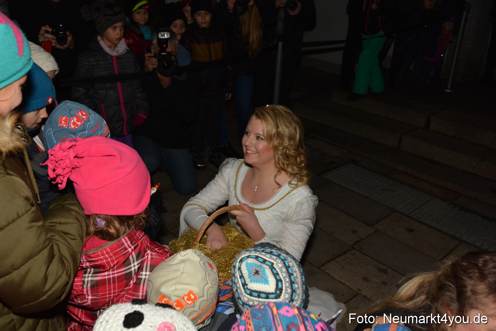 Weihnachtsmarkt Neumarkt 261115 0043