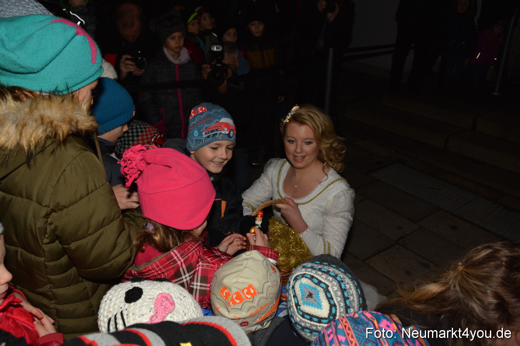 Weihnachtsmarkt Neumarkt 261115 0044