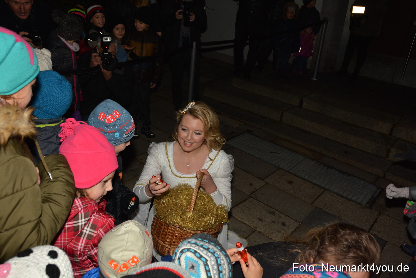 Weihnachtsmarkt Neumarkt 261115 0045