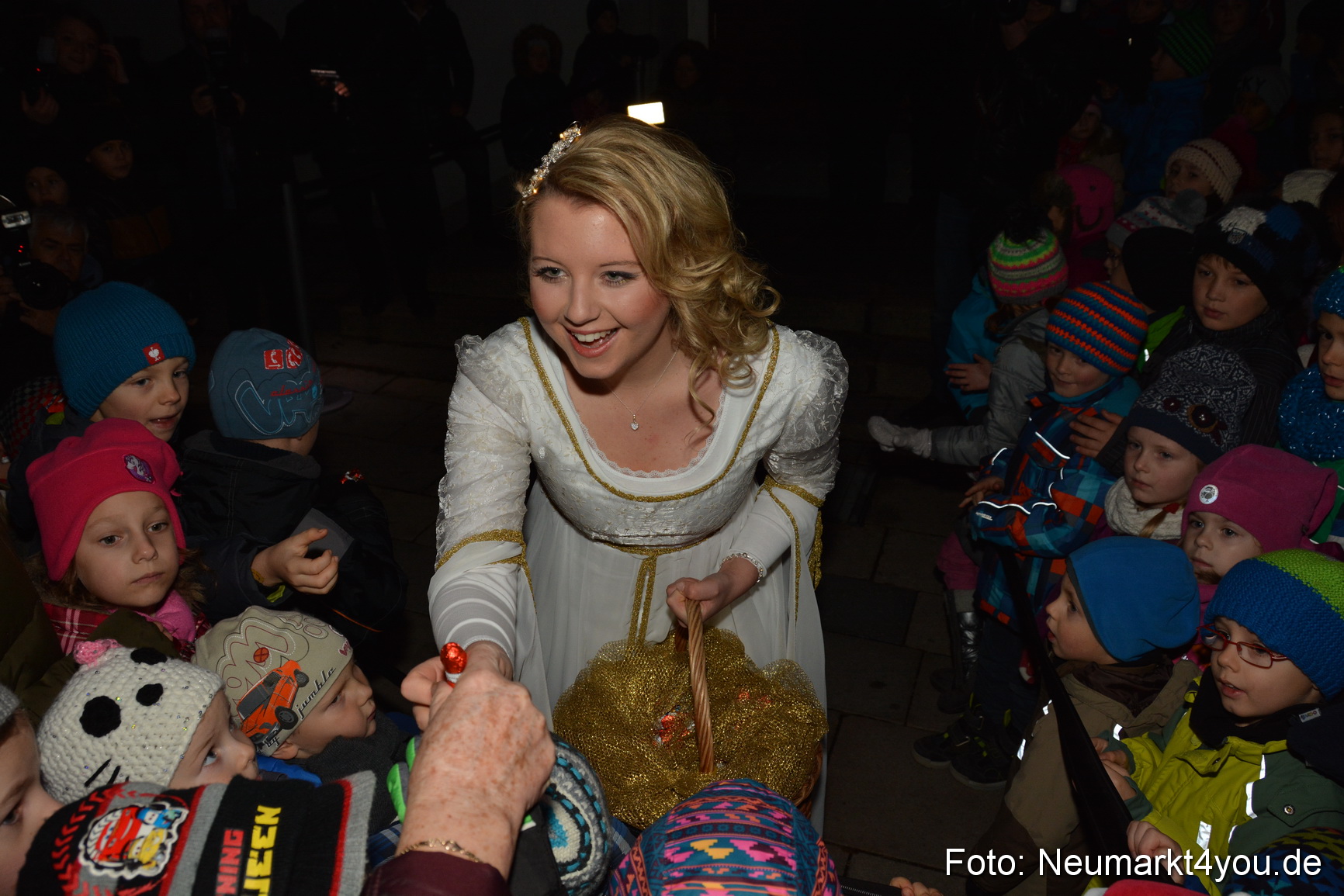 Weihnachtsmarkt Neumarkt 261115 0048