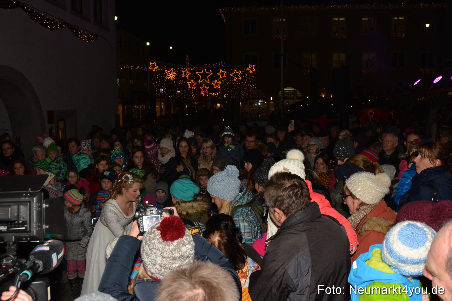 Weihnachtsmarkt Neumarkt 261115 0049