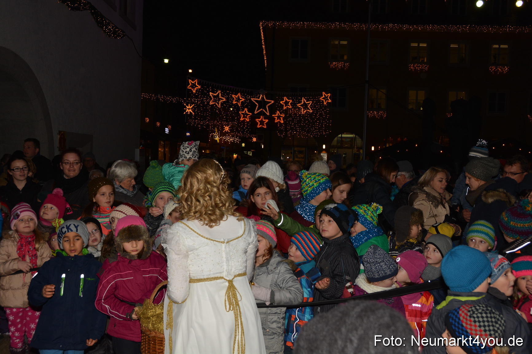 Weihnachtsmarkt Neumarkt 261115 0051