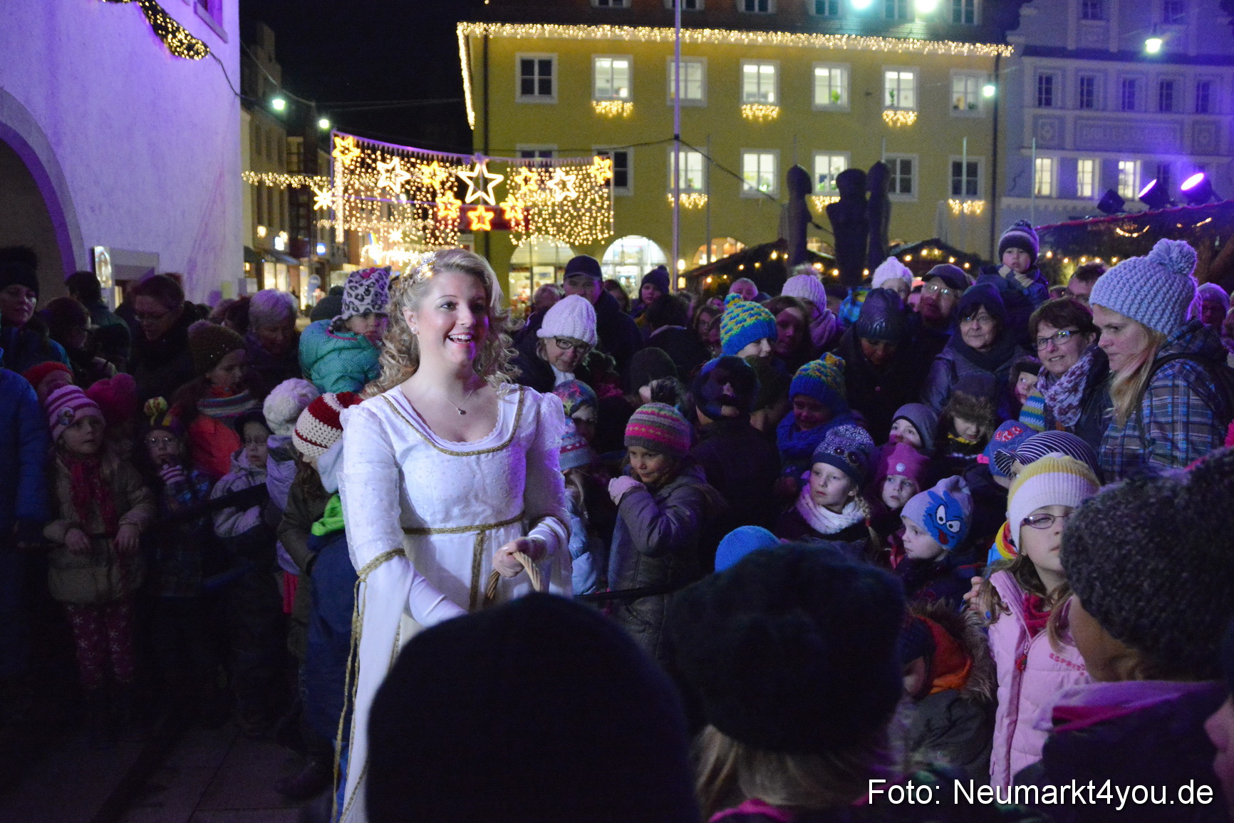 Weihnachtsmarkt Neumarkt 261115 0052